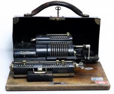 maquina de escrever triumphator