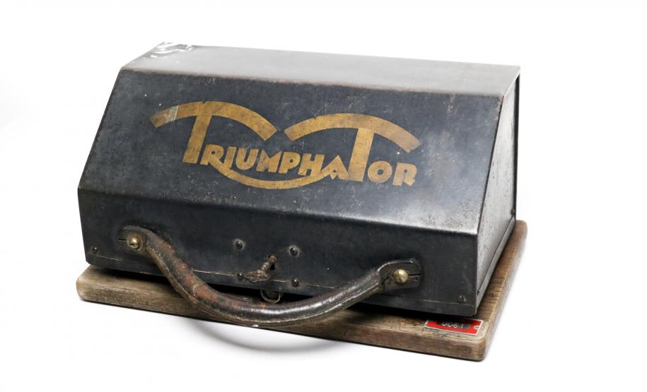 maquina de escrever triumphator