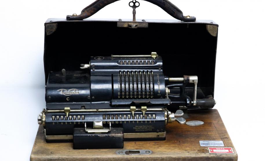 maquina de escrever triumphator