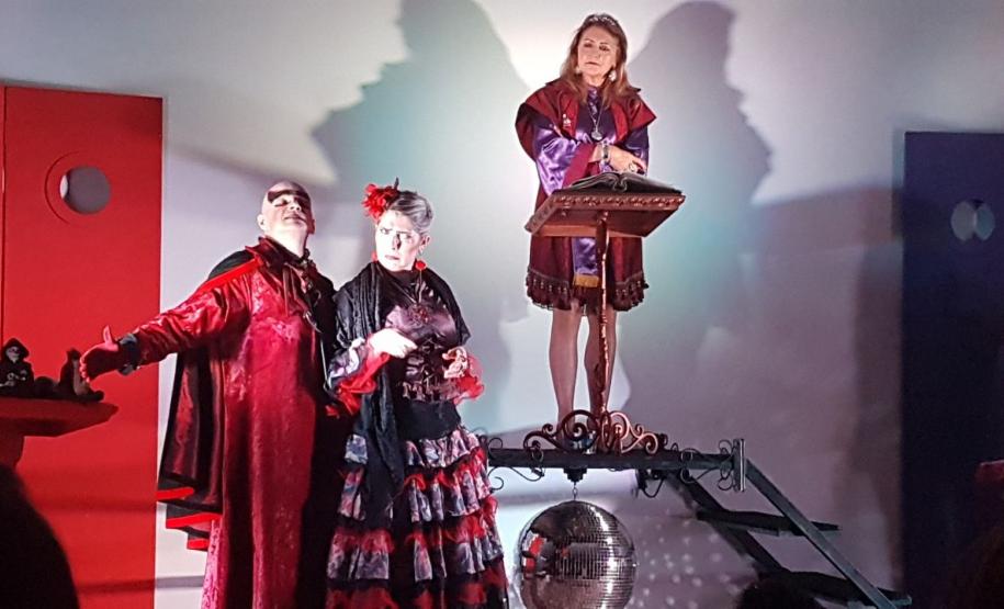 Auto da Barca do Fisco na Santa Casa de Maringá