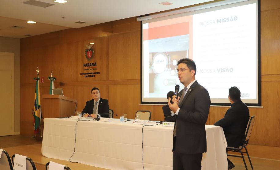 10 A Escola Fazendária (Efaz) da Secretaria da Fazenda do Paraná realiza o Seminário Gestão de Riscos: Desafios e Oportunidades no Setor Público, em parceria com a Procuradoria-Geral do Paraná. N/F: Controlador Geral de Minas Gerais, Rodrigo Fontenelle.
Curitiba, 05-02-20.
Foto: Arnaldo Alves / AEN.