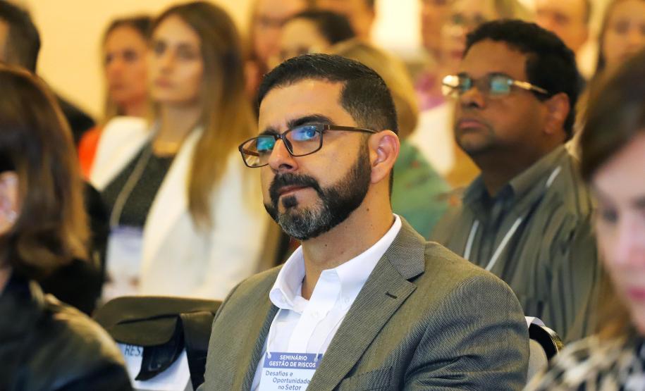 18 A Escola Fazendária (Efaz) da Secretaria da Fazenda do Paraná realiza o Seminário Gestão de Riscos: Desafios e Oportunidades no Setor Público, em parceria com a Procuradoria-Geral do Paraná. N/F: diretor do Elo Grupo, Carlos Eduardo Gonçalves
Curitiba, 05-02-20.
Foto: Arnaldo Alves / AEN.