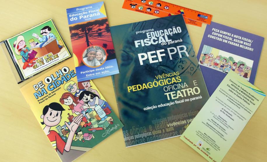 Educação fiscal dissemina conhecimento da função social dos impostos para o cidadão Milhares de estudantes do ensino fundamental de escolas públicas paranaenses estão tendo uma oportunidade diferenciada para aprender de forma lúdica o que são impostos, saber o quanto representam no preço dos produtos e serviços, e em que são aplicados os recursos arrecadados pelo poder público na forma de tributos, taxas e contribuições.